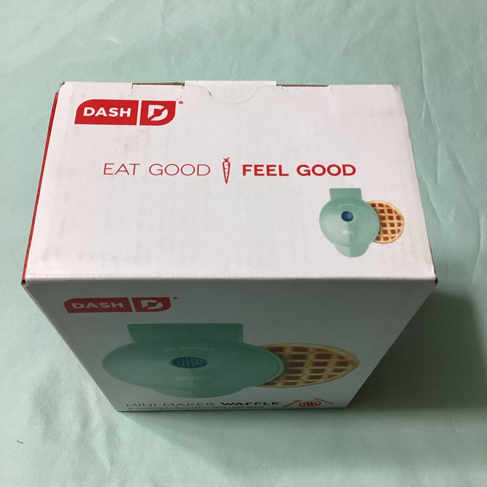 Dash Mini Waffle Maker - Picture 5 of 6